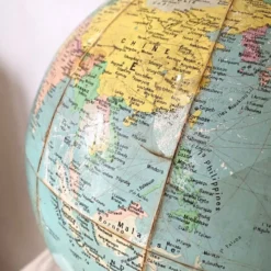 Globe terrestre vintage Girard et Barrère années 50