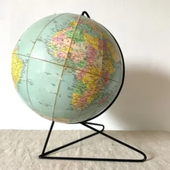 Globe terrestre vintage Girard et Barrère années 50