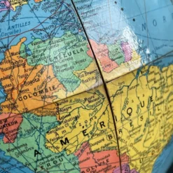 Globe terrestre vintage Girard et Barrère - Années 50-60 - piètement string - Ref 1153