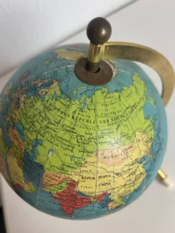 Globe terrestre vintage 1967 mappemonde dorée tripode Taride - 23 cm