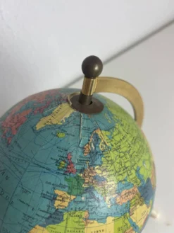 Globe terrestre vintage 1967 mappemonde dorée tripode Taride - 23 cm