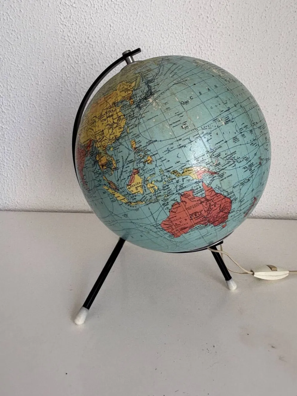 Globe vintage 1962 terrestre mappemonde verre tripode Taride - 28 cm