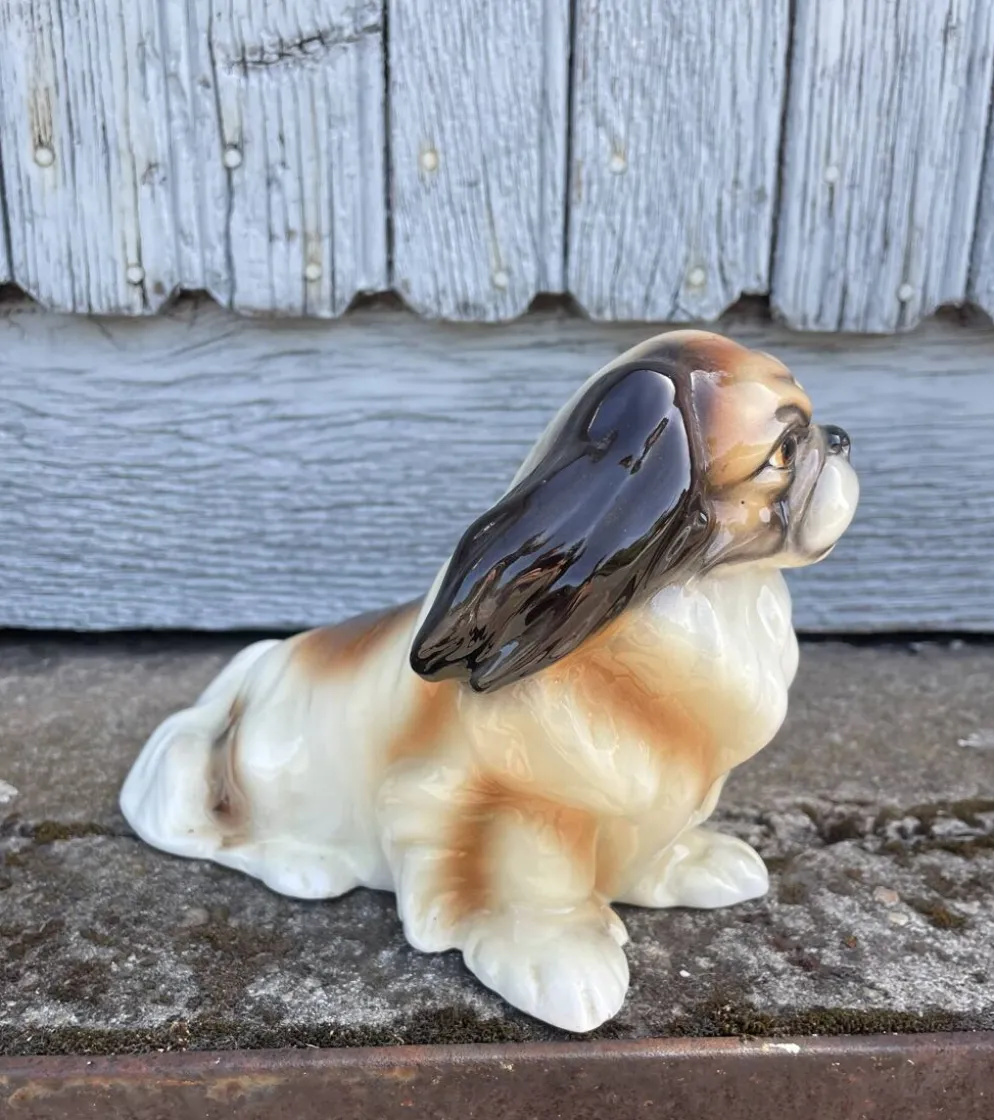 Goldscheider, chien pekingese en céramique
