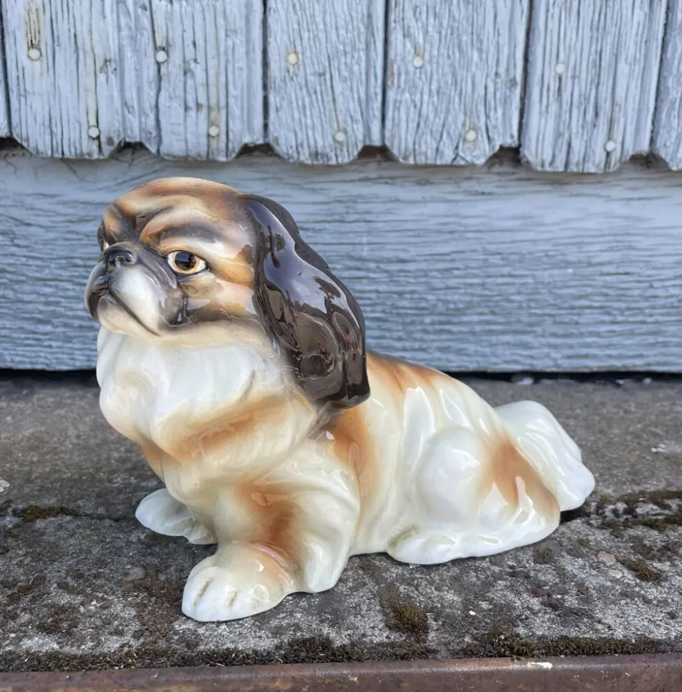Goldscheider, chien pekingese en céramique
