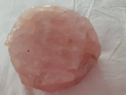 Grand cendrier / vide-poche en quartz rose massif de Madagascar