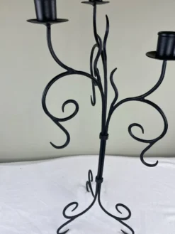 Grand chandelier en fer