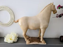 Grand cheval de style Tang en céramique craquelée 40 cm