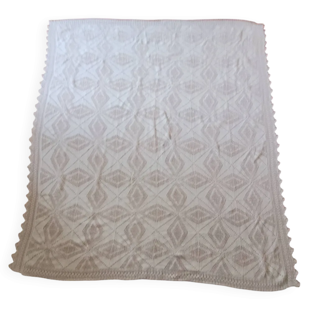Grand dessus de lit blanc crocheté