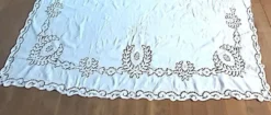 grand drap 2m25 x 3m, broderie Richelieu du 19ème, monogrammé MG
