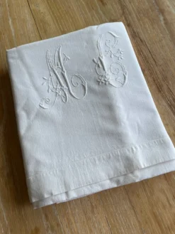 Grand drap plat ancien monogrammé