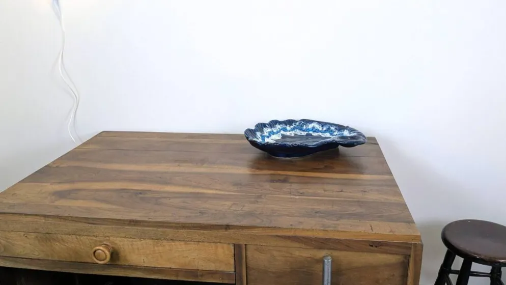Grande coupe vintage coquillage en céramique émaillée bleue
