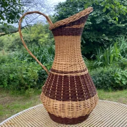 Grande Cruche , jarre en osier tressé bicolore h 61 cm