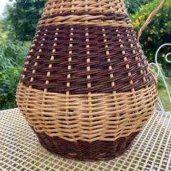 Grande Cruche , jarre en osier tressé bicolore h 61 cm