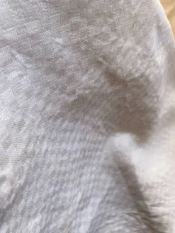 Grande nappe ancienne en coton effet damiers.