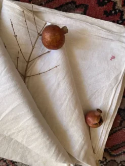 Grande nappe ancienne en coton effet damiers.