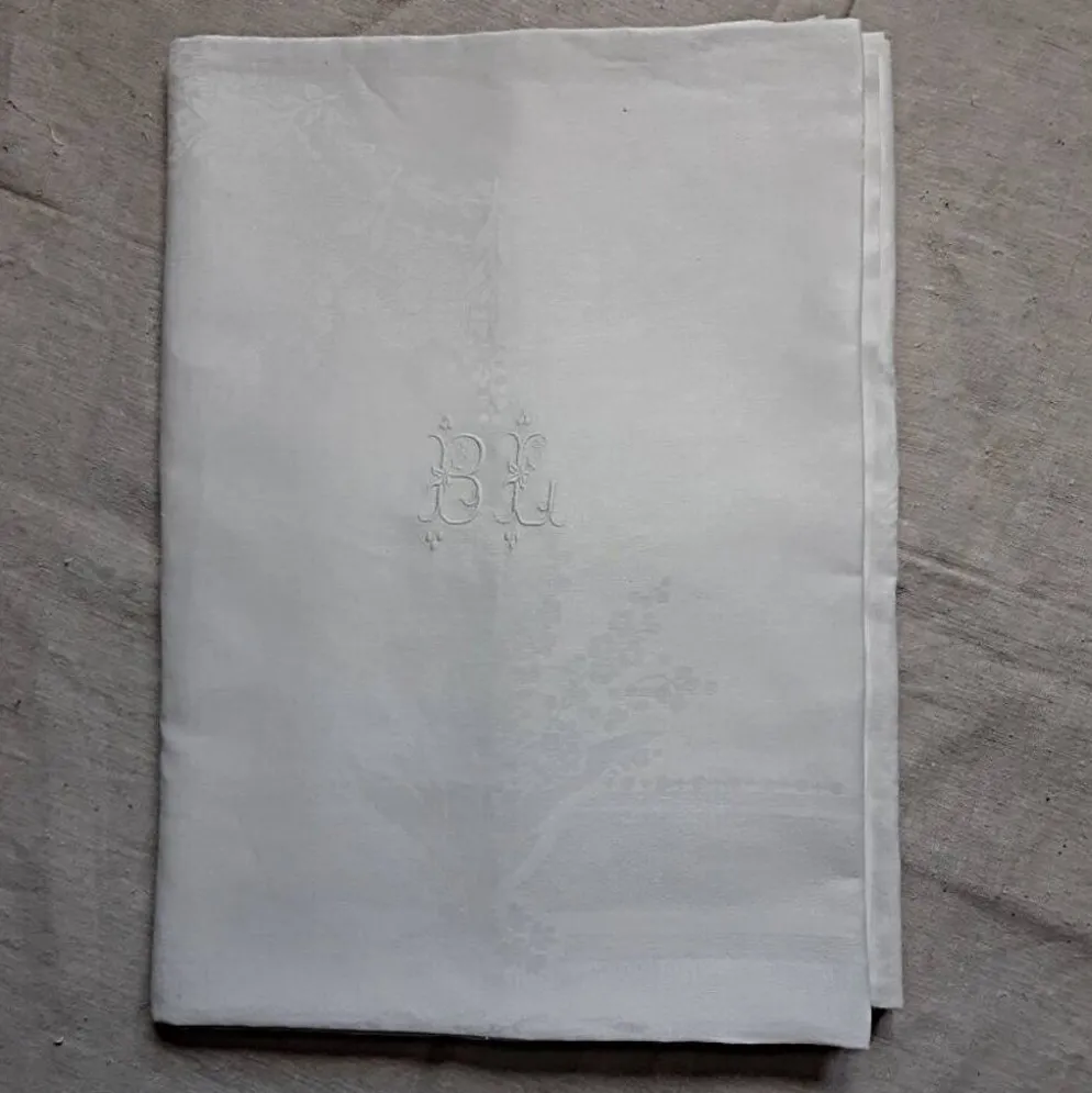 Grande nappe damassée - 2m x 4m10 - monogrammée BL, 1930