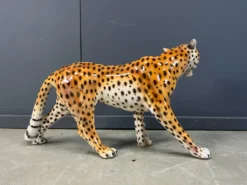 Grande statue de léopard en céramique italienne, années 1960.