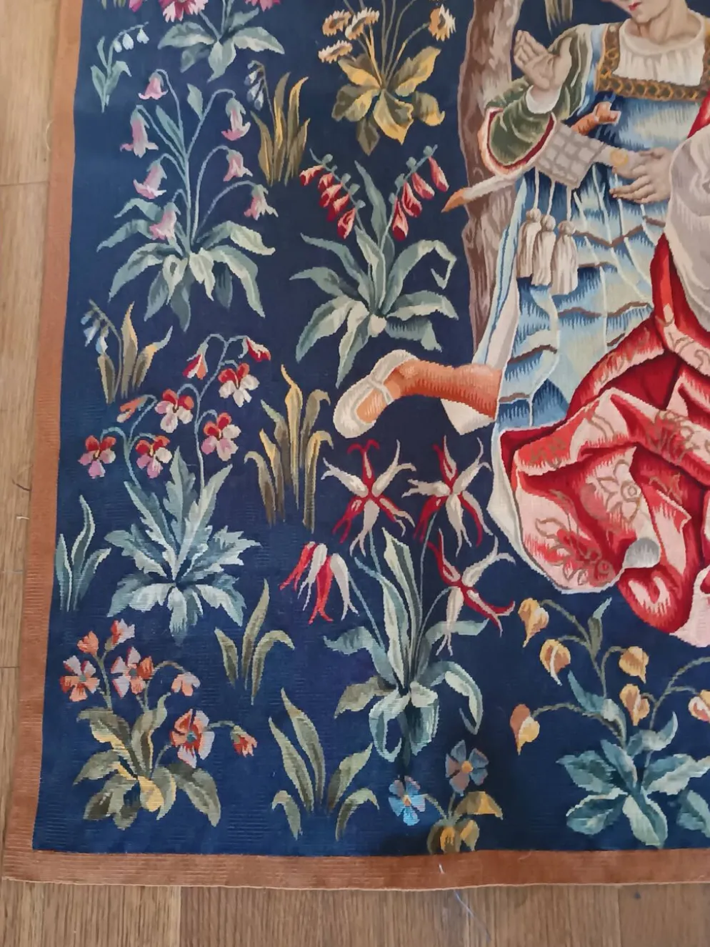 Grande tapisserie Jules Pansu – La Dame au coffret – Point d’Halluin