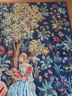 Grande tapisserie Jules Pansu – La Dame au coffret – Point d’Halluin