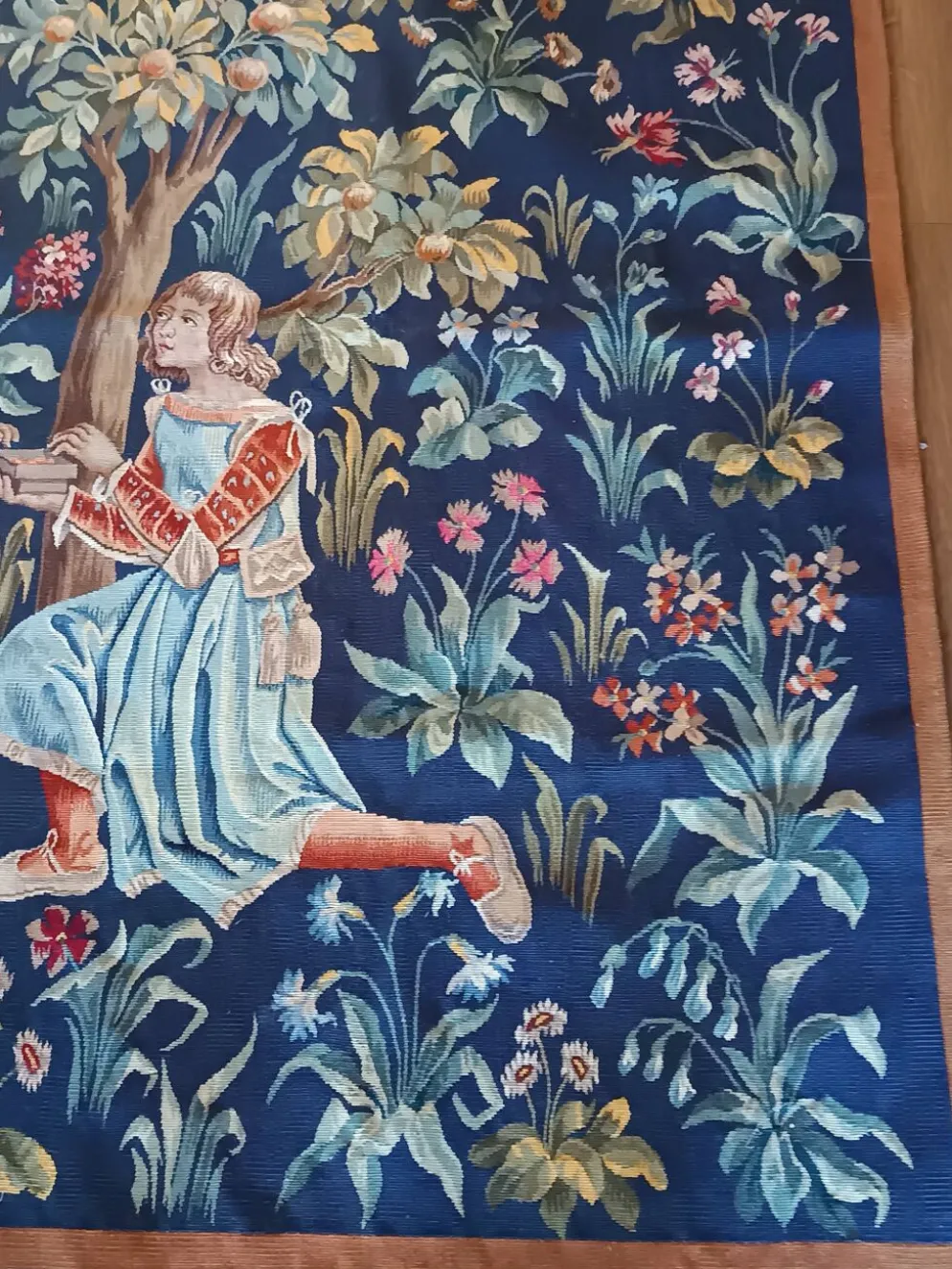 Grande tapisserie Jules Pansu – La Dame au coffret – Point d’Halluin