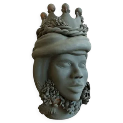 Grande tête couronnée en céramique par Stefania Boemi – Sicile, 44 cm
