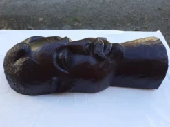 Grande tête sculptée africaine en bois exotique – Madagascar – 65 cm