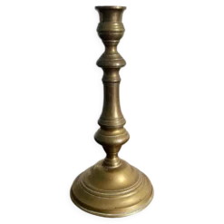 Grand flambeau / bougeoir ancien en laiton – Style Louis XIV