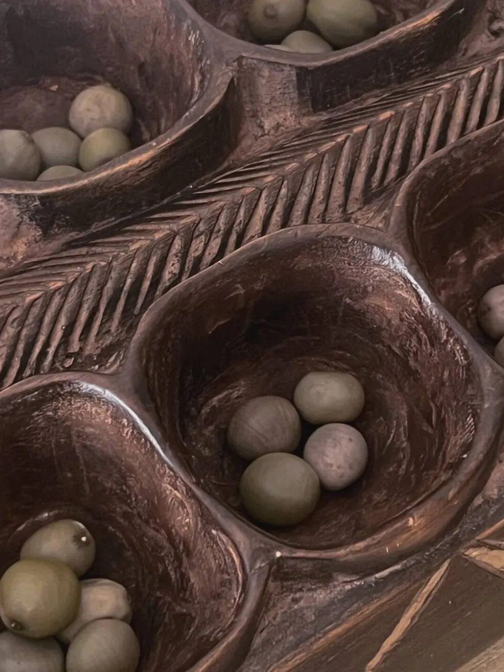 Grand jeu Awale Baoule en bois (Burkina Faso)