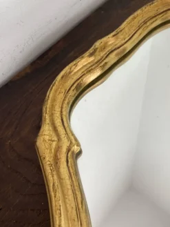 Grand miroir baroque en bois doré