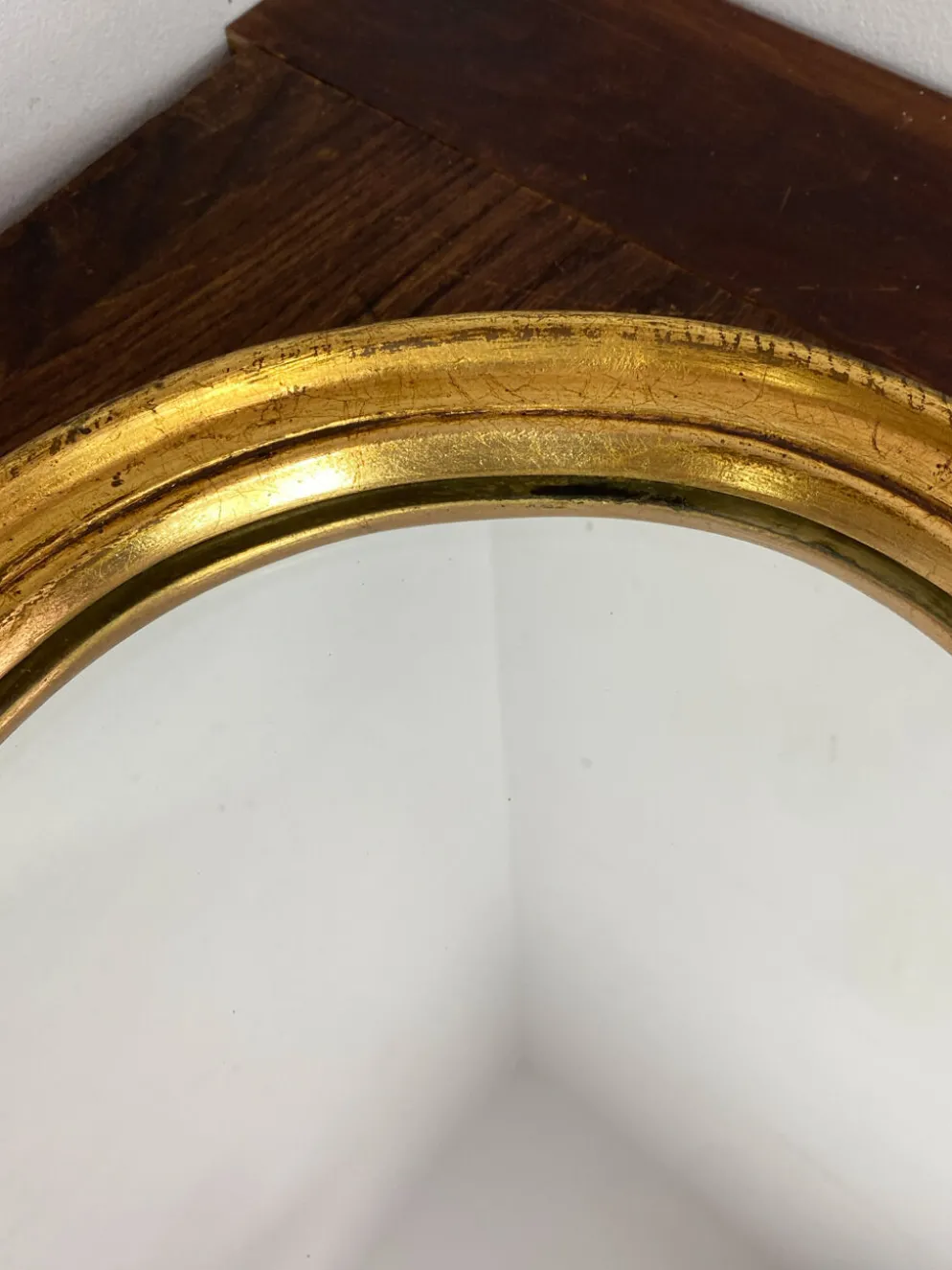 Grand miroir baroque en bois doré