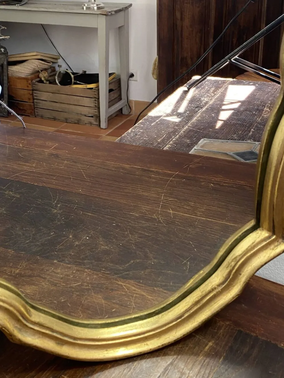 Grand miroir baroque en bois doré