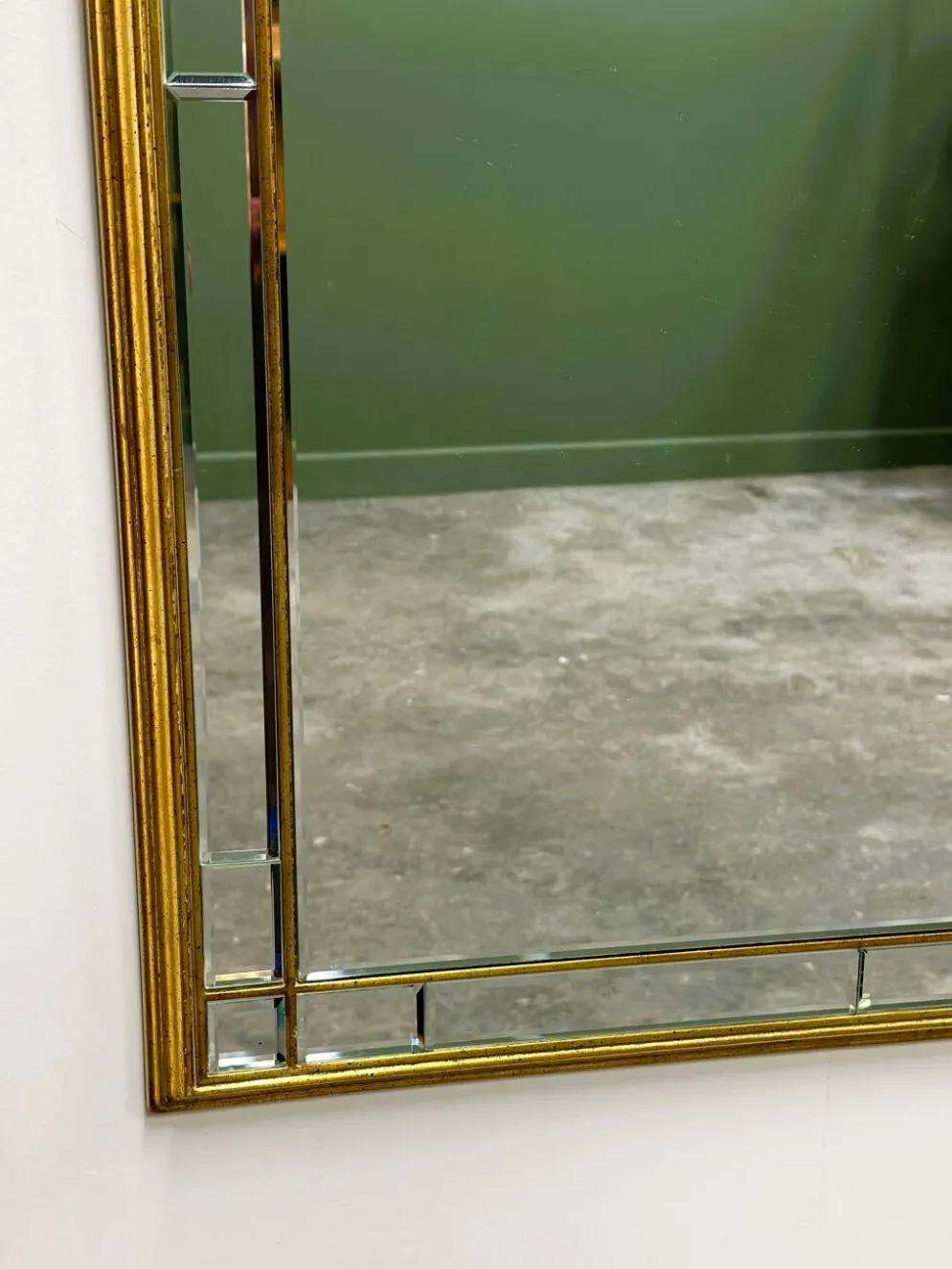 Grand miroir de luxe vintage à facettes avec cadre doré par Deknudt, années 1980.