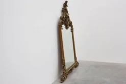 Grand miroir en bois doré de style rococo, Belgique, 20e siècle