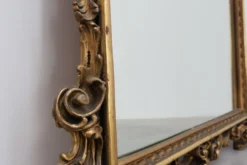Grand miroir en bois doré de style rococo, Belgique, 20e siècle