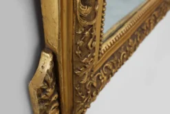 Grand miroir en bois doré de style baroque, 20e siècle