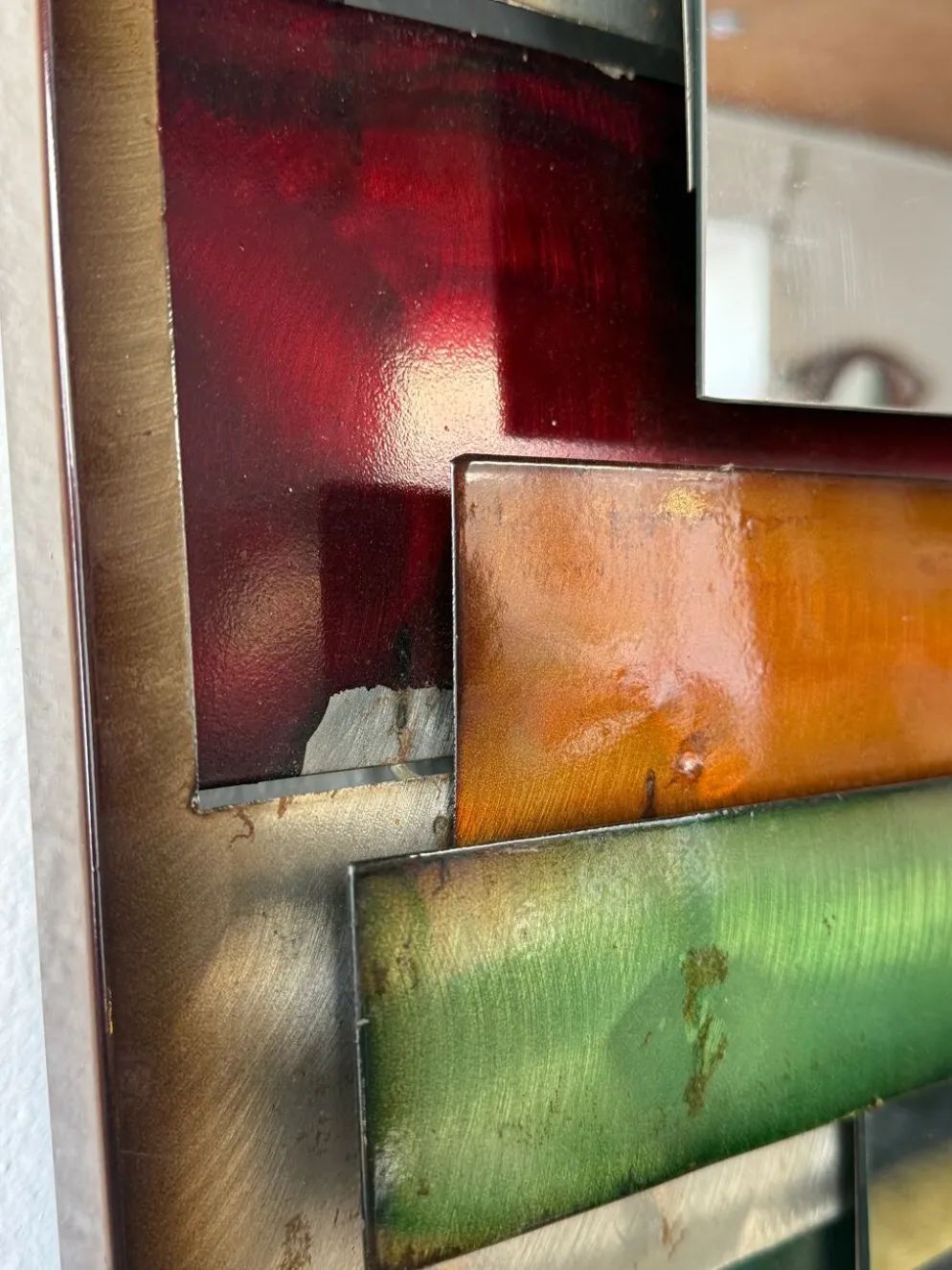 Grand miroir en métal "polychrome" — 1970s