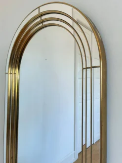 Grand miroir en panneau biseauté arqué vintage Deknudt – or, Belgique, années 1980