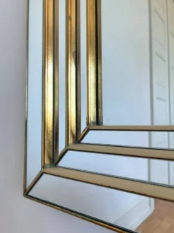 Grand miroir en panneau biseauté arqué vintage Deknudt – or, Belgique, années 1980