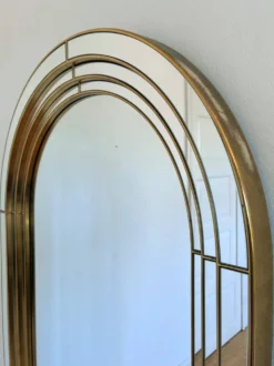 Grand miroir en panneau biseauté arqué vintage Deknudt – or, Belgique, années 1980