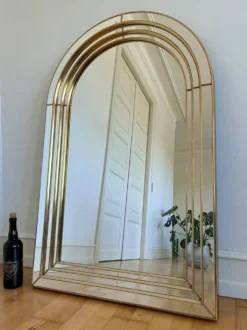 Grand miroir en panneau biseauté arqué vintage Deknudt – or, Belgique, années 1980