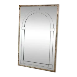 Grand miroir mural en verre biseauté de style Art Déco avec design d'arc architectural.