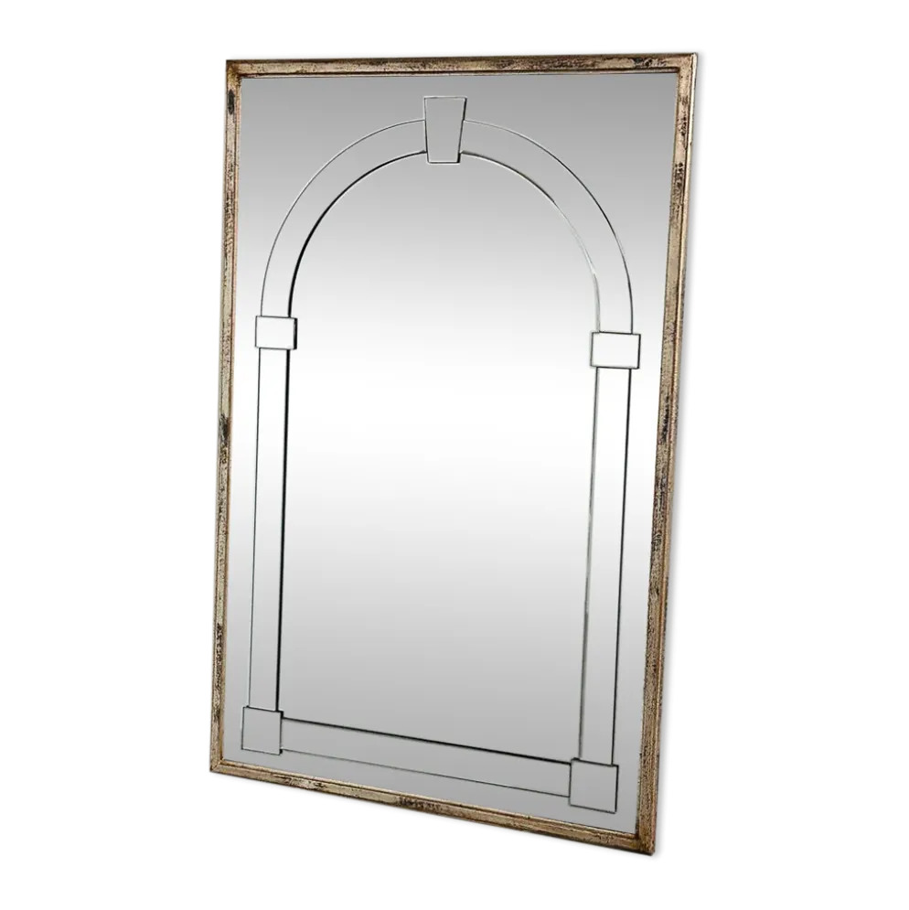 Grand miroir mural en verre biseauté de style Art Déco avec design d'arc architectural.