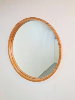 Grand miroir rond en pin du milieu du siècle, Danemark, années 1960.