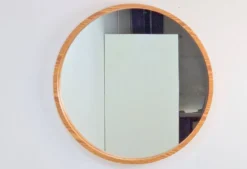 Grand miroir rond en pin du milieu du siècle, Danemark, années 1960.