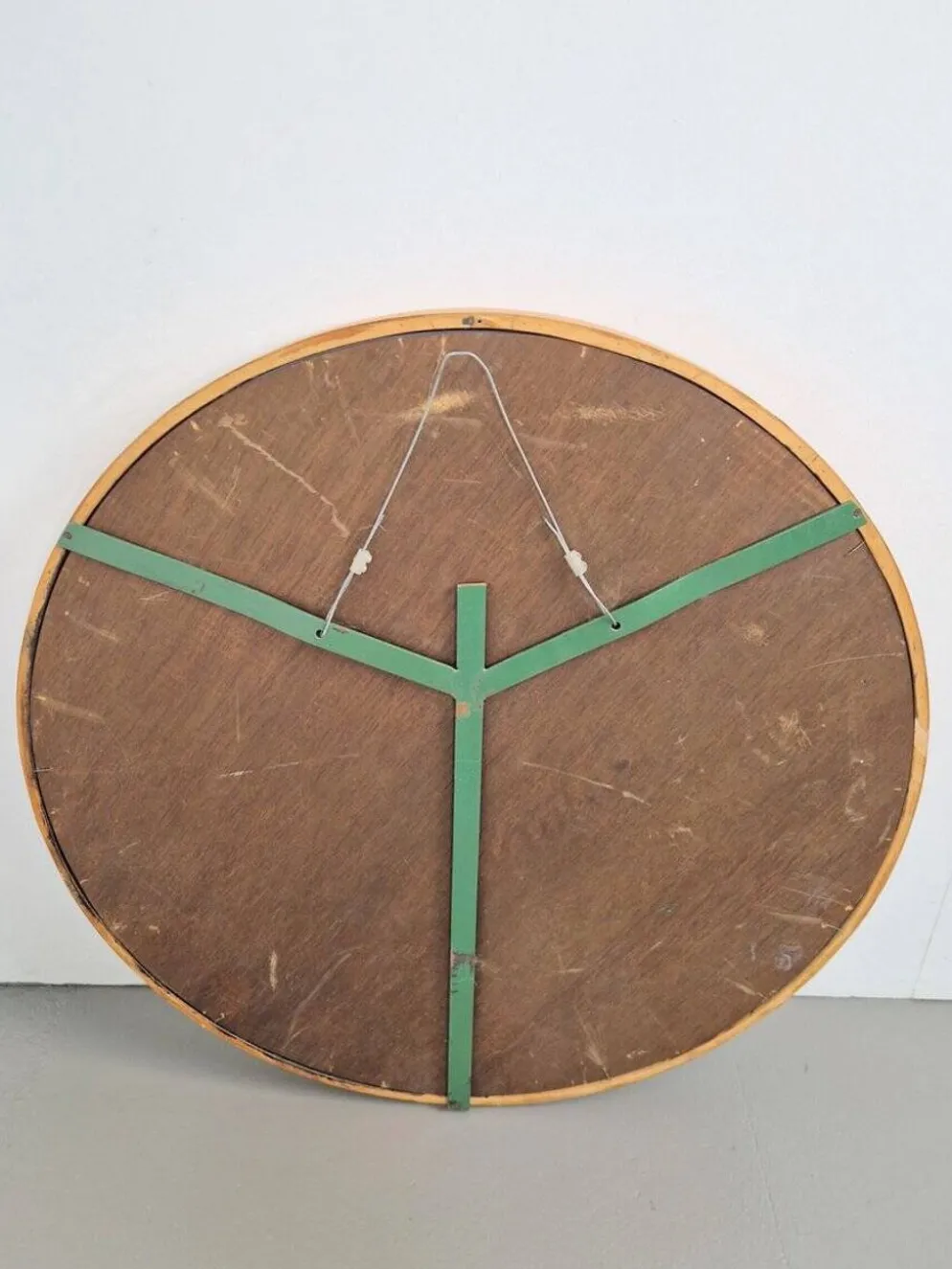 Grand miroir rond en pin du milieu du siècle, Danemark, années 1960.