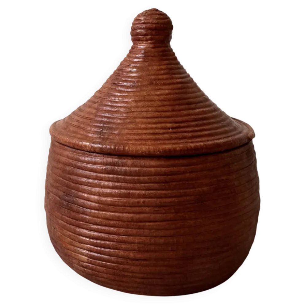 Grand panier couvert en vannerie et cuir tanné véritable coloris terracota