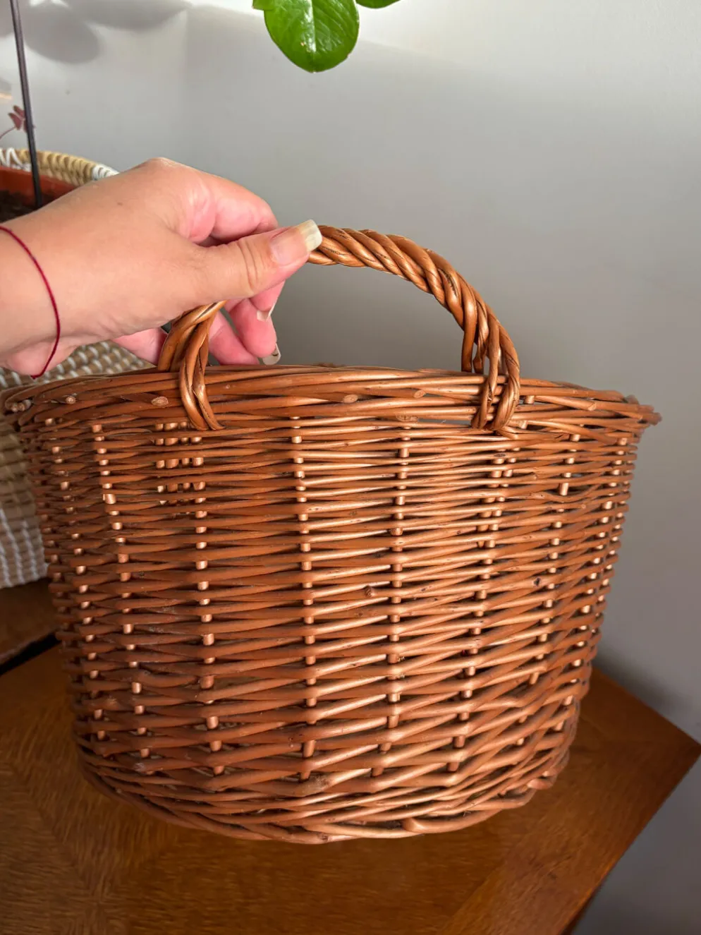 Grand panier en osier tressé 41 cm – panier rangement déco