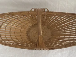 Grand panier à fleur en rotin