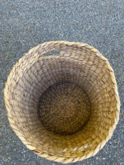 Grand panier à linge / coffre de rangement en jacinthe d'eau tressée couver