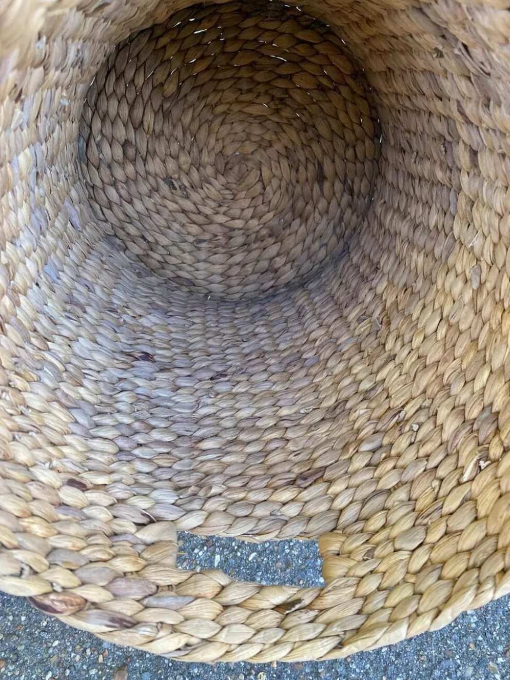 Grand panier à linge / coffre de rangement en jacinthe d'eau tressée couver